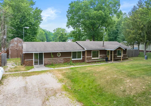 Photo 2 of Single family home for sale at 47350 Flagler Rd, Arlington Township Van Buren, MI 49026 | MLS# 66026044900 | Listing updated on 2026-08-25