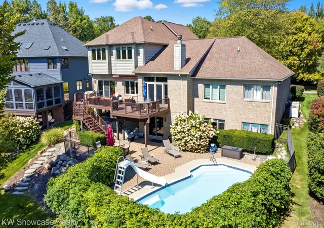 Photo 3 of Mansion for sale at 1539 Wandrei Ct, Commerce Charter Township Oakland, MI 48382 | MLS# 20261068094 | Listing updated on 2026-09-06