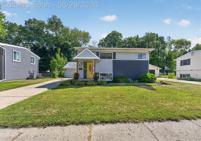 Photo 2 of Single family home for sale at 942 Panorama Dr, Milford Village Oakland, MI 48381 | MLS# 20261068098 | Listing updated on 2026-09-11