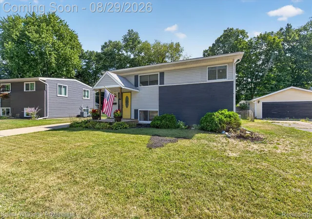 Photo 3 of Single family home for sale at 942 Panorama Dr, Milford Village Oakland, MI 48381 | MLS# 20261068098 | Listing updated on 2026-09-11