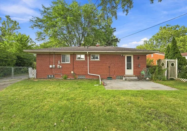 Photo 2 of Single family home for sale at 27445 Buckingham St, Livonia City Wayne, MI 48154 | MLS# 81026044906 | Listing updated on 2026-09-14