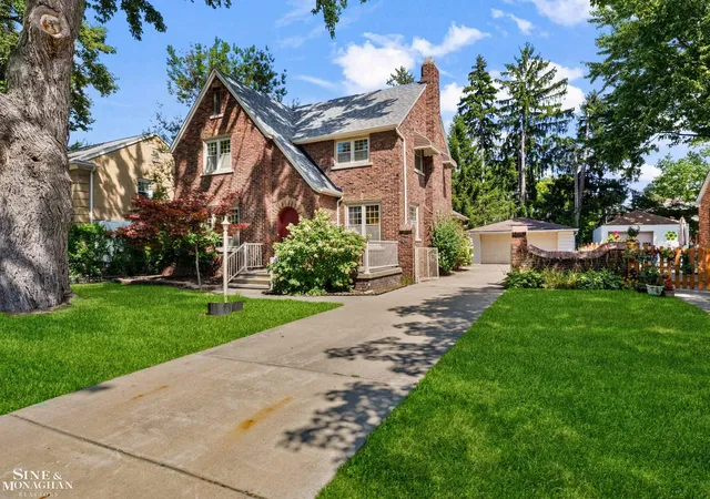 Photo 1 of Single family home for sale at 818 Cadieux Rd, Grosse Pointe City Wayne, MI 48230 | MLS# 58050219746 | Listing updated on 2026-09-14