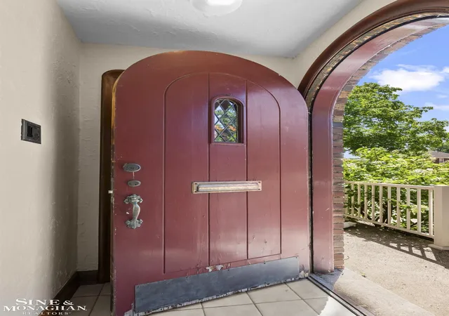 Photo 3 of Single family home for sale at 818 Cadieux Rd, Grosse Pointe City Wayne, MI 48230 | MLS# 58050219746 | Listing updated on 2026-09-14