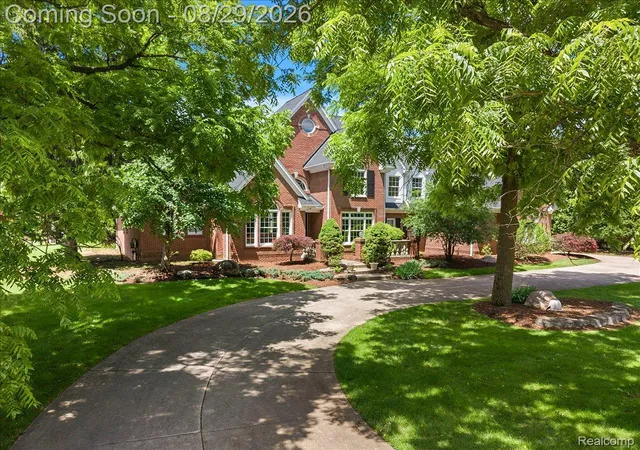 Photo 3 of Single family home for sale at 5022 Lone Pine Ln, Bloomfield Charter Township Oakland, MI 48302 | MLS# 20261068123 | Listing updated on 2026-09-14