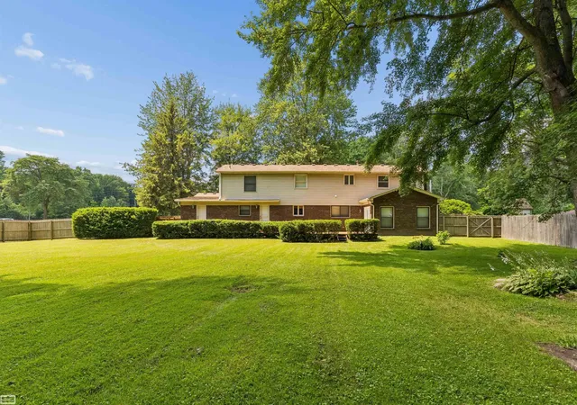 Photo 4 of Single family home for sale at 37816 Winkler St, Harrison Charter Township Macomb, MI 48045 | MLS# 58050219748 | Listing updated on 2026-10-12