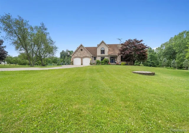 Single family home for sale at 125 Olde Franklin Dr, HowellTownship_Livingston, MI 48855 | MLS# 20261068139
