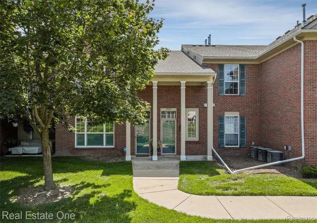 Photo 1 of Condo for sale at 25209 Chesapeake Cir, Commerce Charter Township Oakland, MI 48390 | MLS# 20261068141 | Listing updated on 2026-08-26