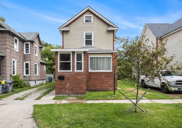 Photo 2 of Single family home for sale at 1620 N Edwards St, Kalamazoo City Kalamazoo, MI 49007 | MLS# 66026044917 | Listing updated on 2026-08-25