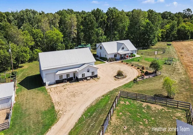 1st image of 8872 E Spencer Rd, Crystal Township Montcalm, MI 48818 | MLS# 65026044915
