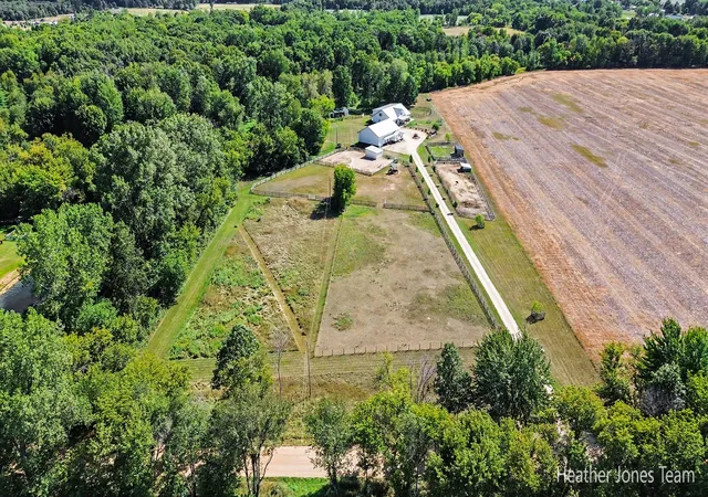 2nd image of 8872 E Spencer Rd, Crystal Township Montcalm, MI 48818 | MLS# 65026044915