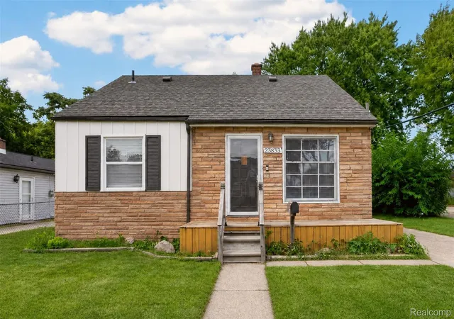 Photo 21 of Single family home for sale at 23833 Couzens Ave, Hazel Park City Oakland, MI 48030 | MLS# 20261068151 | Listing updated on 2026-08-31