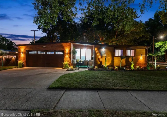 Photo 2 of Single family home for sale at 14400 Oak Park Blvd, Oak Park City Oakland, MI 48237 | MLS# 20261068155 | Listing updated on 2026-09-05