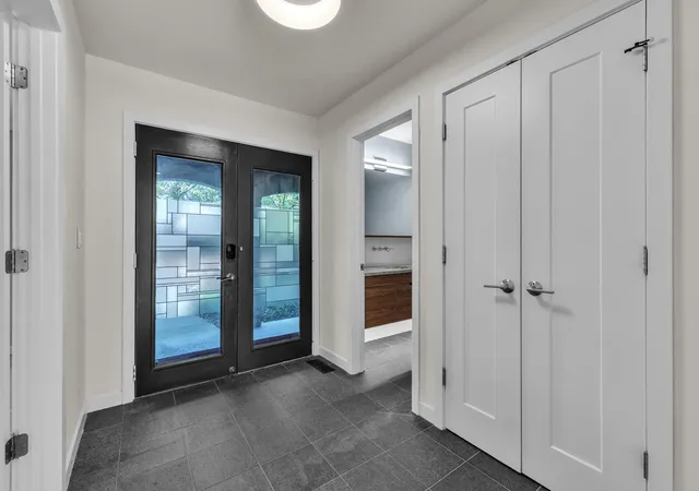 4th image of 676 Greenhills Dr, Ann Arbor City Washtenaw, MI 48105 | MLS# 81026044927