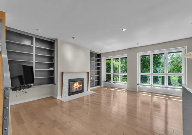 5th image of 676 Greenhills Dr, Ann Arbor City Washtenaw, MI 48105 | MLS# 81026044927