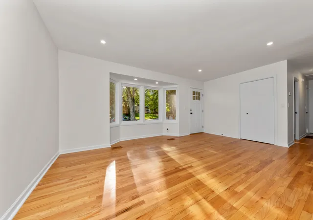 3rd image of 1115 Western Dr, Ann Arbor City Washtenaw, MI 48103 | MLS# 81026044924
