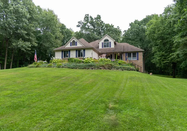 Photo 3 of Single family home for sale at 2589 Fisk Rd, Genoa Township Livingston, MI 48843 | MLS# 81026044921 | Listing updated on 2026-09-03