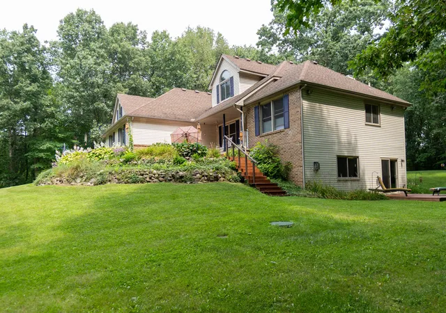 Photo 3 of Single family home for sale at 2589 Fisk Rd, Genoa Township Livingston, MI 48843 | MLS# 81026044921 | Listing updated on 2026-09-03