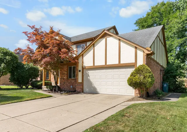 4th image of 3891 Fairfax Dr, Troy City Oakland, MI 48083 | MLS# 81026044922