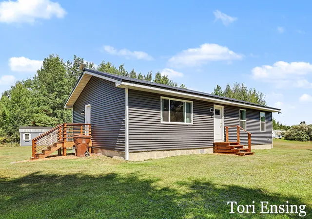 2nd image of 3501 E Evergreen Rd Se, Evergreen Township Montcalm, MI 48888 | MLS# 65026044931