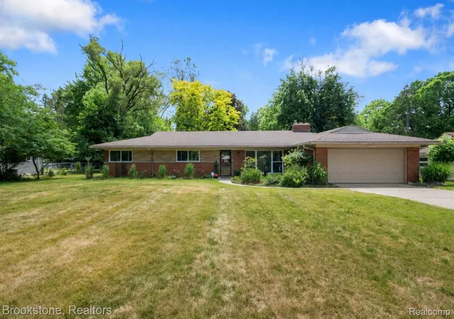 Photo 1 of Sale Pending at 26095 Rangemore St, Southfield City Oakland, MI 48033 | MLS# 20261068170 | Listing updated on 2026-09-04