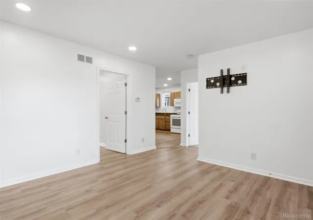 Photo 4 of Single family home for sale at 26545 Brush St, Madison Heights City Oakland, MI 48071 | MLS# 20261068173 | Listing updated on 2026-09-02