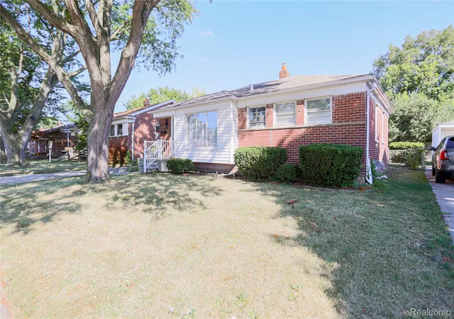 Photo 2 of Single family home for sale at 18441 Frazho Rd, Roseville City Macomb, MI 48066 | MLS# 20261068179 | Listing updated on 2026-09-13