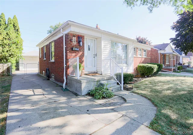 Photo 3 of Single family home for sale at 18441 Frazho Rd, Roseville City Macomb, MI 48066 | MLS# 20261068179 | Listing updated on 2026-09-13