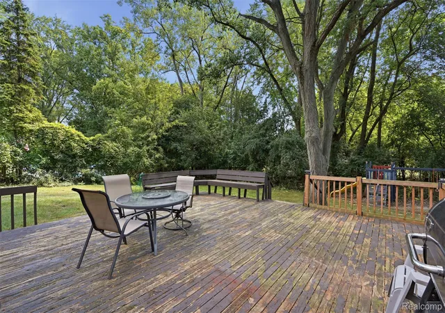 Photo 42 of Single family home for sale at 30954 Oak Valley Dr, Farmington Hills City Oakland, MI 48331 | MLS# 20261068178 | Listing updated on 2026-08-28