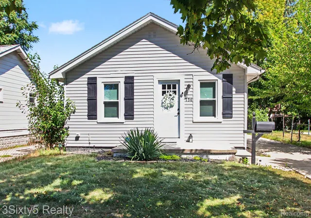 Photo 5 of Single family home for sale at 156 W Brickley Ave, Hazel Park City Oakland, MI 48030 | MLS# 20261068186 | Listing updated on 2026-08-28