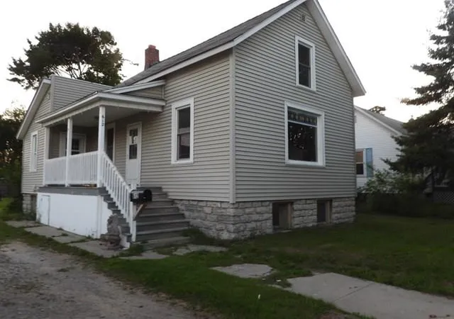 Photo 1 of Single family home for sale at 612 Saginaw St, Alpena Township Alpena, MI 49707 | MLS# 78080072810 | Listing updated on 2026-09-26