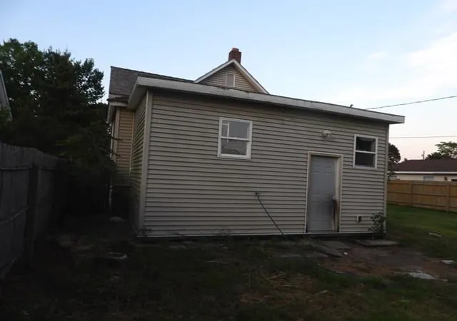 Photo 3 of Single family home for sale at 612 Saginaw St, Alpena Township Alpena, MI 49707 | MLS# 78080072810 | Listing updated on 2026-09-26