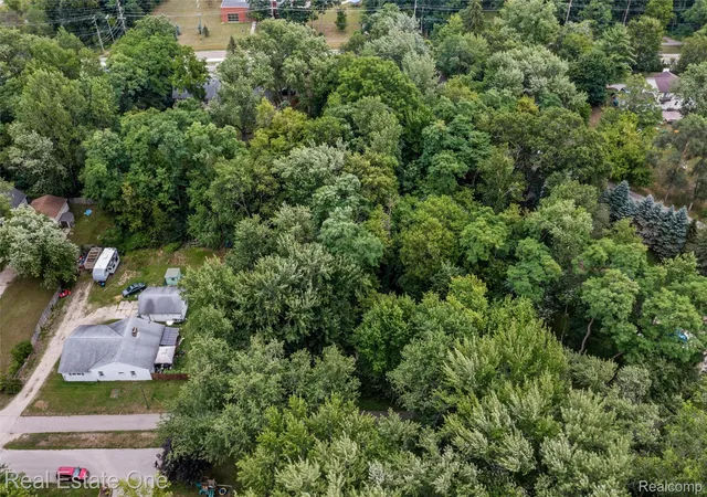 Photo 4 of Land for sale at Vacant Tamworth St, Commerce Charter Township Oakland, MI 48382 | MLS# 20261068199 | Listing updated on 2026-08-25