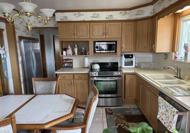 Photo 4 of Single family home for sale at 21009 Danbury St, Clinton Charter Township Macomb, MI 48035 | MLS# 58050219781 | Listing updated on 2026-08-27