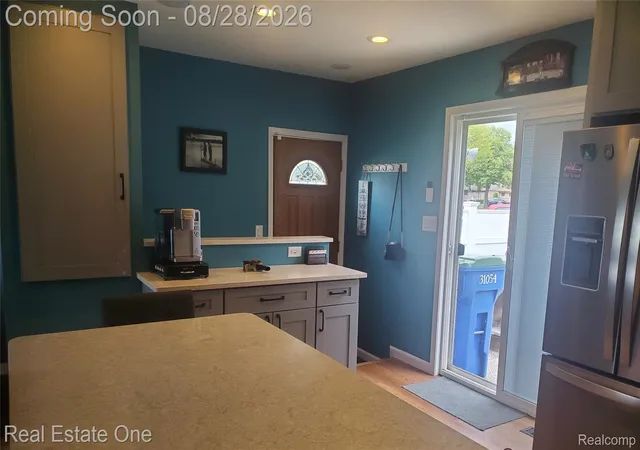 Photo 4 of Single family home for sale at 31054 Gardendale Dr, Warren City Macomb, MI 48088 | MLS# 20261068213 | Listing updated on 2026-09-13