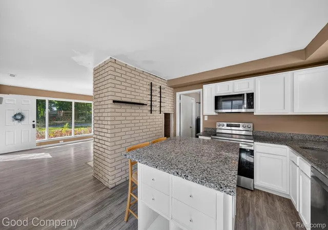 Photo 4 of Single family home for sale at 21004 Westover Ave, Southfield City Oakland, MI 48075 | MLS# 20261068217 | Listing updated on 2026-09-11