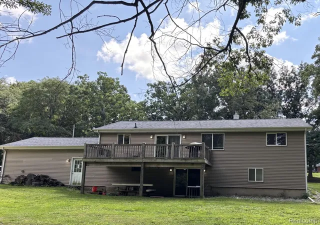 Photo 3 of Single family home for sale at 12389 White Lake Rd, Tyrone Township Livingston, MI 48430 | MLS# 20261068218 | Listing updated on 2026-09-11