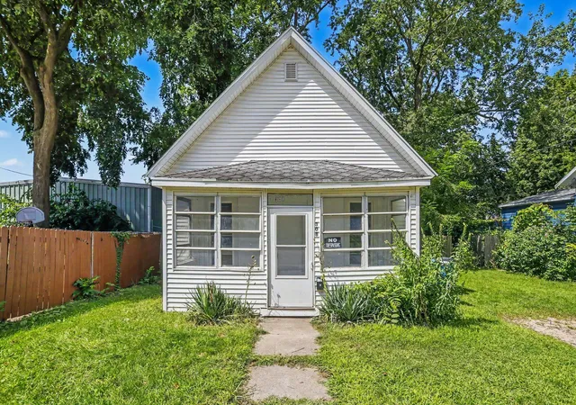 Photo 1 of Single family home for sale at 308 N 6th St, Niles City Berrien, MI 49120 | MLS# 65026044973 | Listing updated on 2026-08-25