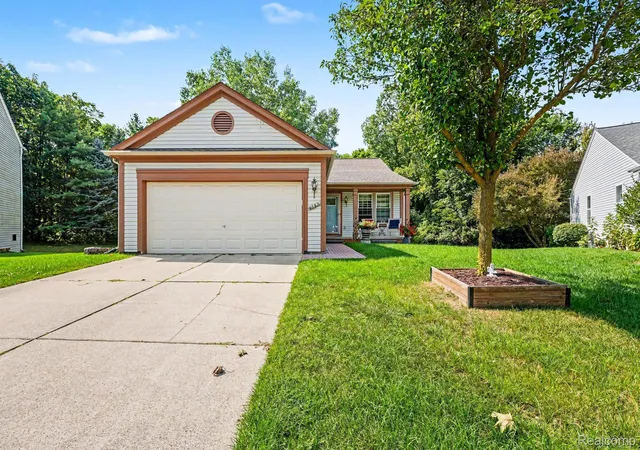 Photo 3 of Single family home for sale at 1565 Marshbank Ct, Pontiac City Oakland, MI 48340 | MLS# 20261068226 | Listing updated on 2026-09-14
