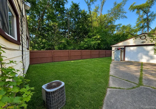 Photo 2 of Single family home for sale at 15949 Winston, Redford Charter Township Wayne, MI 48239 | MLS# 20261068232 | Listing updated on 2026-08-29