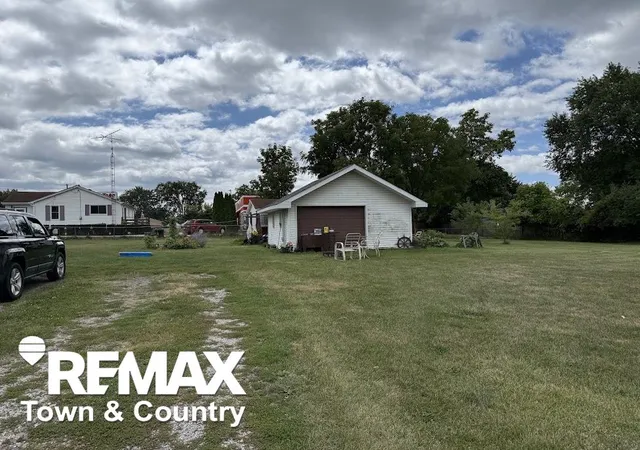 2nd image of 8315 N Saginaw St, Mt Morris City Genesee, MI 48458 | MLS# 5050219793