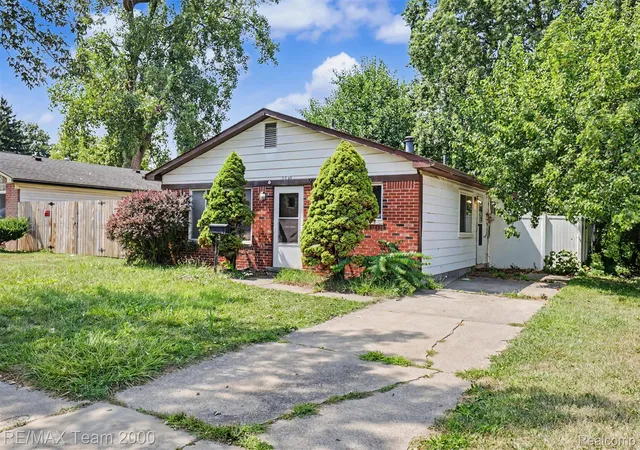 Photo 3 of Single family home for sale at 5846 Westlake St, Taylor City Wayne, MI 48180 | MLS# 20261068239 | Listing updated on 2026-08-27