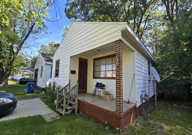Photo 3 of Single family home for sale at 3318 Lemuel St, Muskegon City Muskegon, MI 49444 | MLS# 65026044988 | Listing updated on 2026-09-04