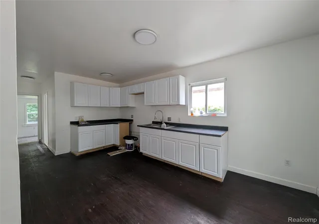 Photo 4 of Single family home for sale at 17 Oriley St, Pontiac City Oakland, MI 48342 | MLS# 20261068245 | Listing updated on 2026-10-31