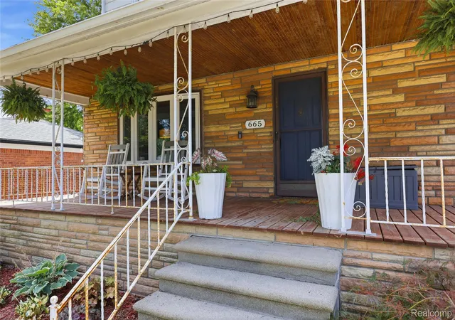 Photo 4 of Single family home for sale at 665 Harrington St, Mt Clemens City Macomb, MI 48043 | MLS# 20261068247 | Listing updated on 2026-09-03