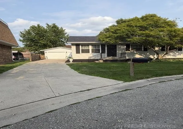 2nd image of 3506 Holland Park Ln, Port Huron City St Clair, MI 48060 | MLS# 58050219797