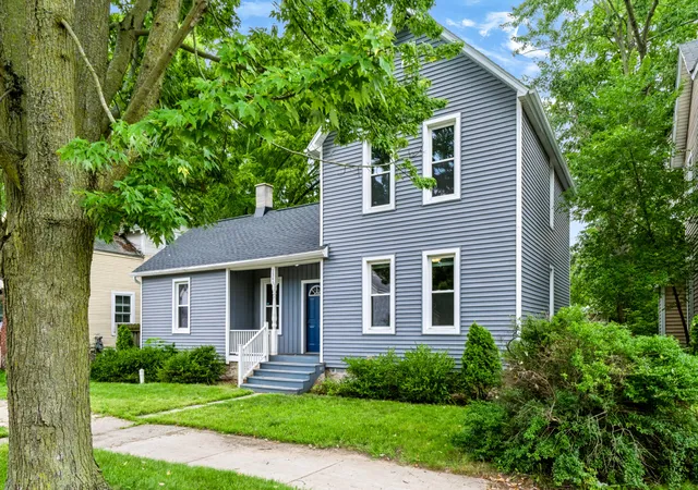 Photo 1 of Single family home for sale at 1325 Broadway Ave Nw, Grand Rapids City Kent, MI 49504 | MLS# 65026044993 | Listing updated on 2026-09-13