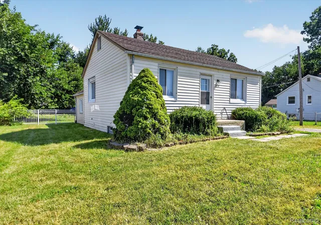 Photo 2 of Single family home for sale at 18391 Masonic, Fraser City Macomb, MI 48026 | MLS# 20261068251 | Listing updated on 2026-09-01