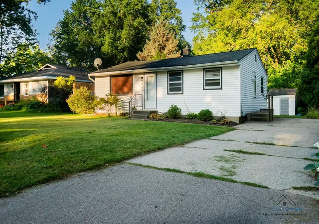 Photo 3 of Single family home for sale at 664 Midway Ave, Holland City Ottawa, MI 49423 | MLS# 71026045003 | Listing updated on 2026-09-09