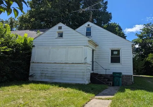 Photo 1 of Single family home for sale at 1527 Robertson Ave, Lansing City Ingham, MI 48915 | MLS# 81026045007 | Listing updated on 2026-08-26