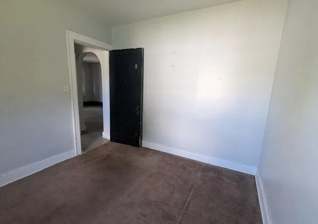 Photo 4 of Single family home for sale at 1527 Robertson Ave, Lansing City Ingham, MI 48915 | MLS# 81026045007 | Listing updated on 2026-10-04